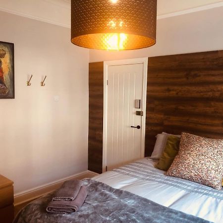 Maritime Pods Hotel Portsmouth Buitenkant foto